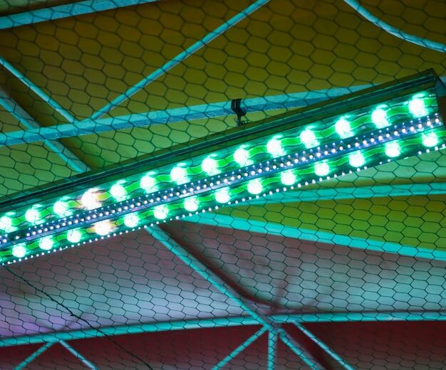 Cum alegem echipamentele potrivite pentru iluminatul sportiv