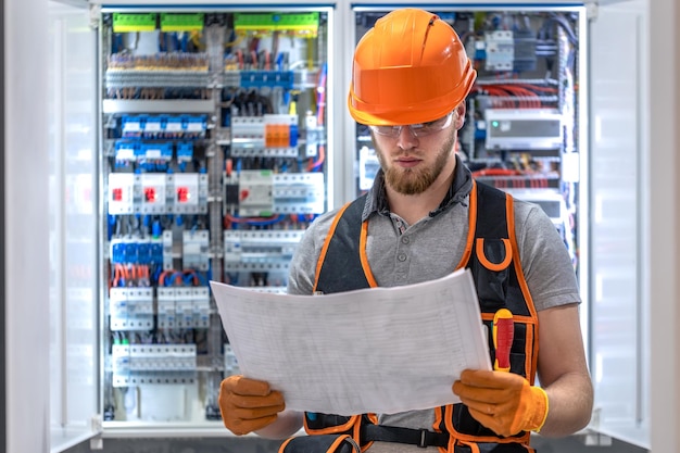 male-construction-worker-overalls-male-electrician-overalls_169016-66860
