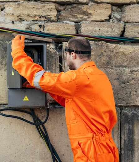 Cum optimizăm performanța rețelelor electrice prin mentenanță